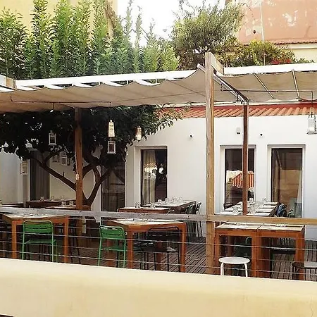 Bed & Breakfast Santa Bica Eat Drink&sleep Lissabon
