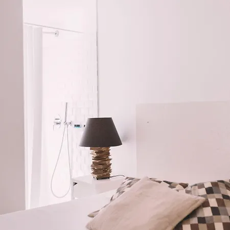 Santa Bica Eat Drink & Sleep Bed & Breakfast 4*
