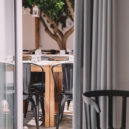 Santa Bica Eat Drink & Sleep 4*