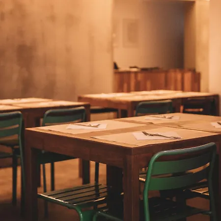 Santa Bica Eat Drink & Sleep