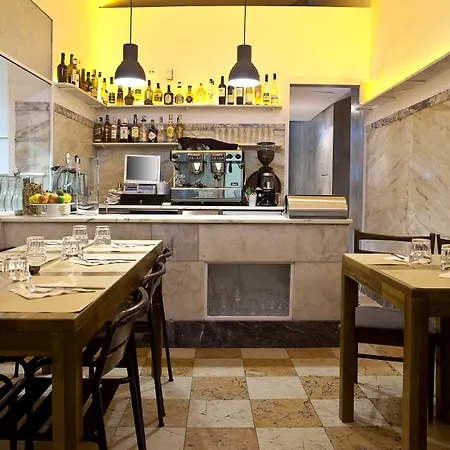 فندق مبيت وإفطار Santa Bica Eat Drink & Sleep 4*