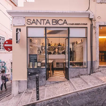 فندق مبيت وإفطار Santa Bica Eat Drink & Sleep 4*