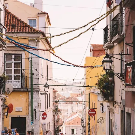 Santa Bica Eat Drink & Sleep