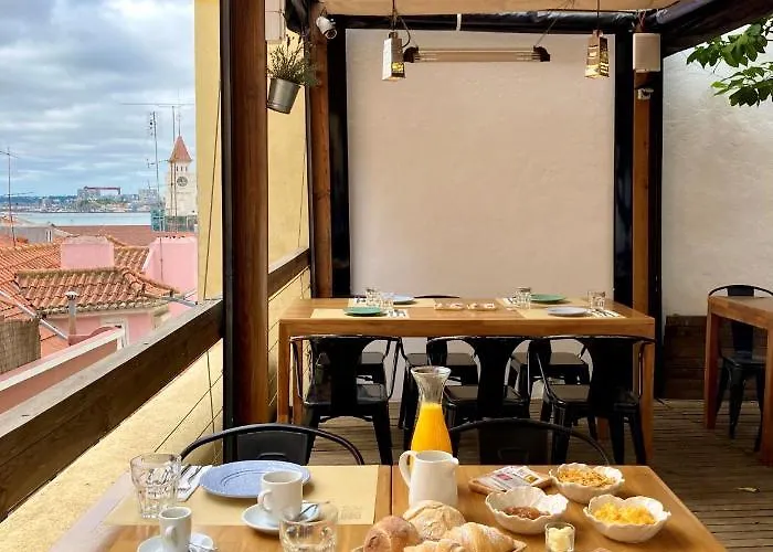 Santa Bica Eat Drink & Sleep Lizbona