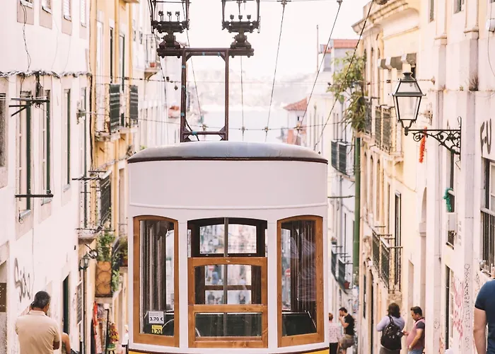 Santa Bica Eat Drink & Sleep