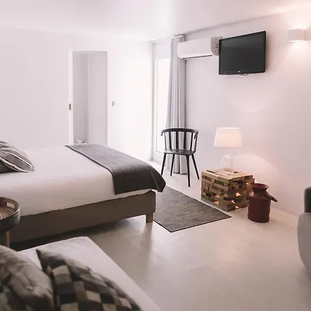 Santa Bica Eat Drink & Sleep Lisboa