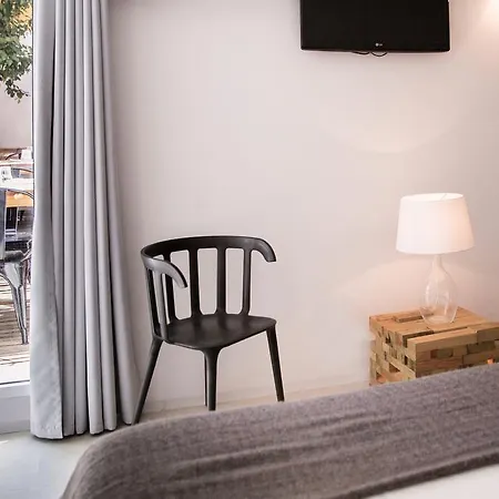 Santa Bica Eat Drink & Sleep Lisbon